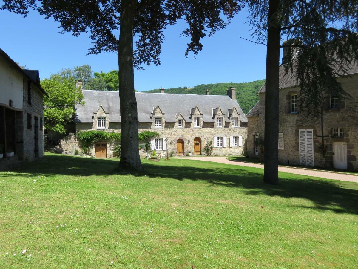 Le Manoir De Placy - Chambres D'Hotes Clecy Exterior photo